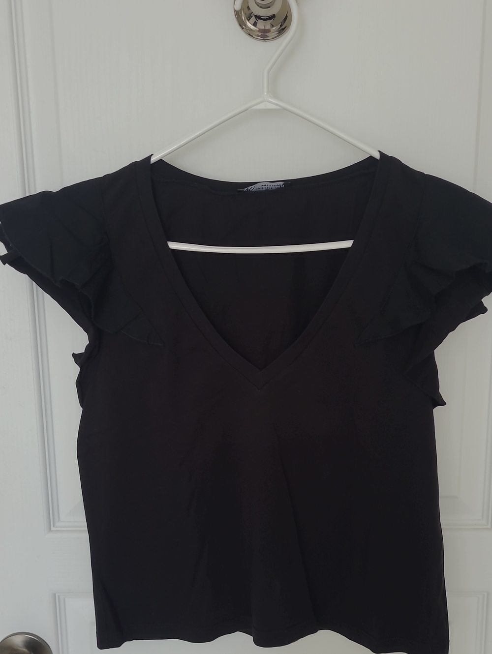Zara Black V-Neck Ruffle Sleeve Tee